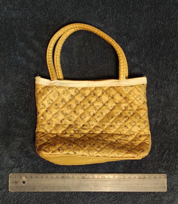 Продам сумочку дитячу Hello Kitty