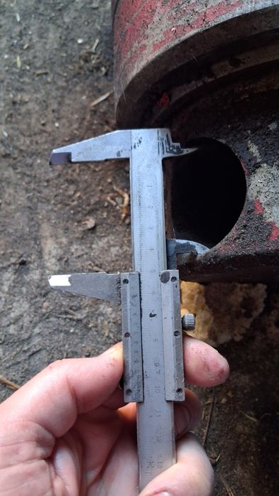 Siłownik hydrauliczny przyczepy tandem