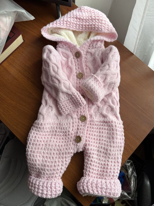 Продам детский комбинезон на девочку