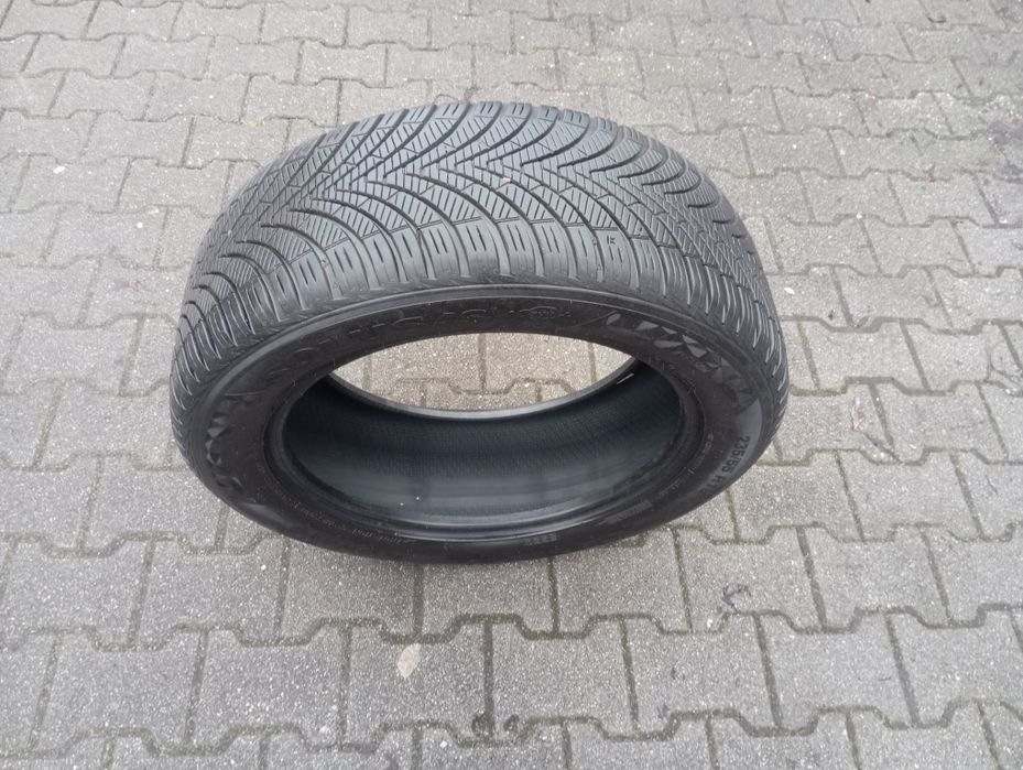 1szt całoroczna Kumho solus 4S SUV HA32+  235/55/18 104V XL  DOT4924
