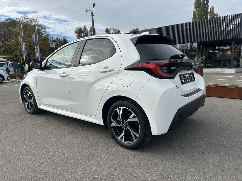 Прокат авто аренда гибрид тойота Ярис hybrid 2024 г.