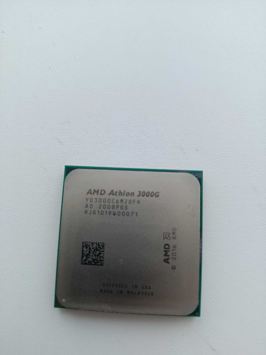 Продам процесор  AMD Athlon 3000G