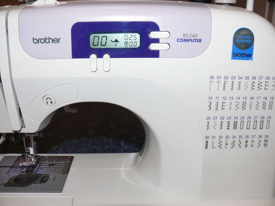 Комп'ютерна швейно-вишивальна машина Brother RS-240 Computer