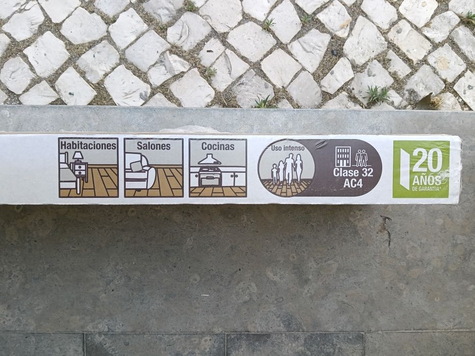 Pavimento Flutuante Laminado Artens AC4 8mm Carvalho Branco (~20,8 m²