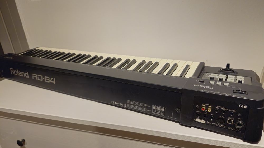 Pianino cyfrowe Roland RD-64