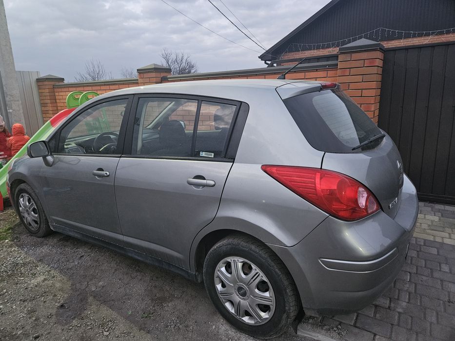 Продам Nissan Versa (Tiida) 2011год