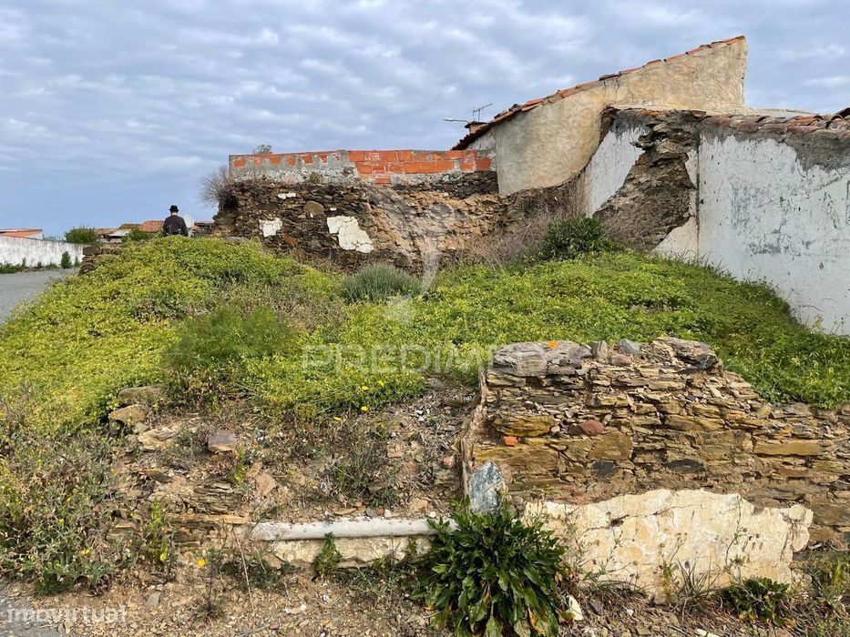 Odeleite - terreno com ruína para construção — Odeleite, Faro