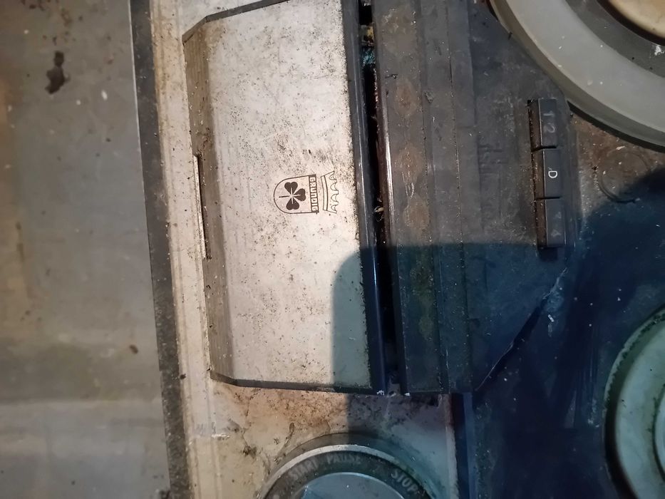 Rádio antigo  marca grudin