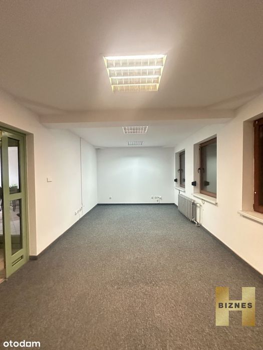 Biuro 11,16,23,74,m2 Krzyki Parking
