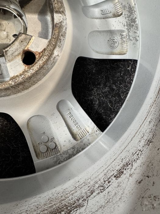 Диски Б/У 6.5R16 5x114.3 ET20 Dia65.1 4x108 Pegout