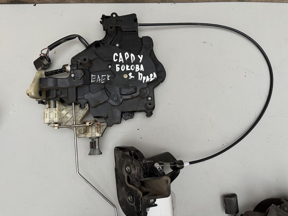 Замок бокових зсувних дверей ляди кришки багажника VW Caddy Кадді