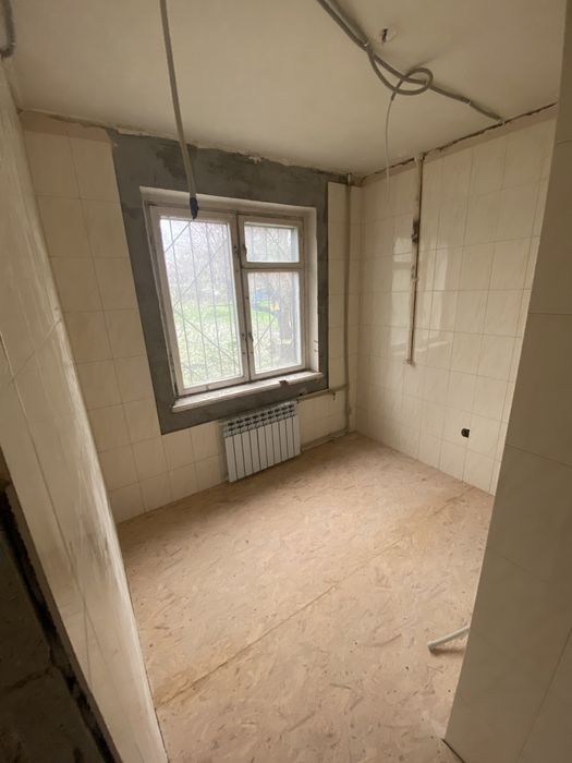 Продается 3 комнатная квартира на Лермонтова .