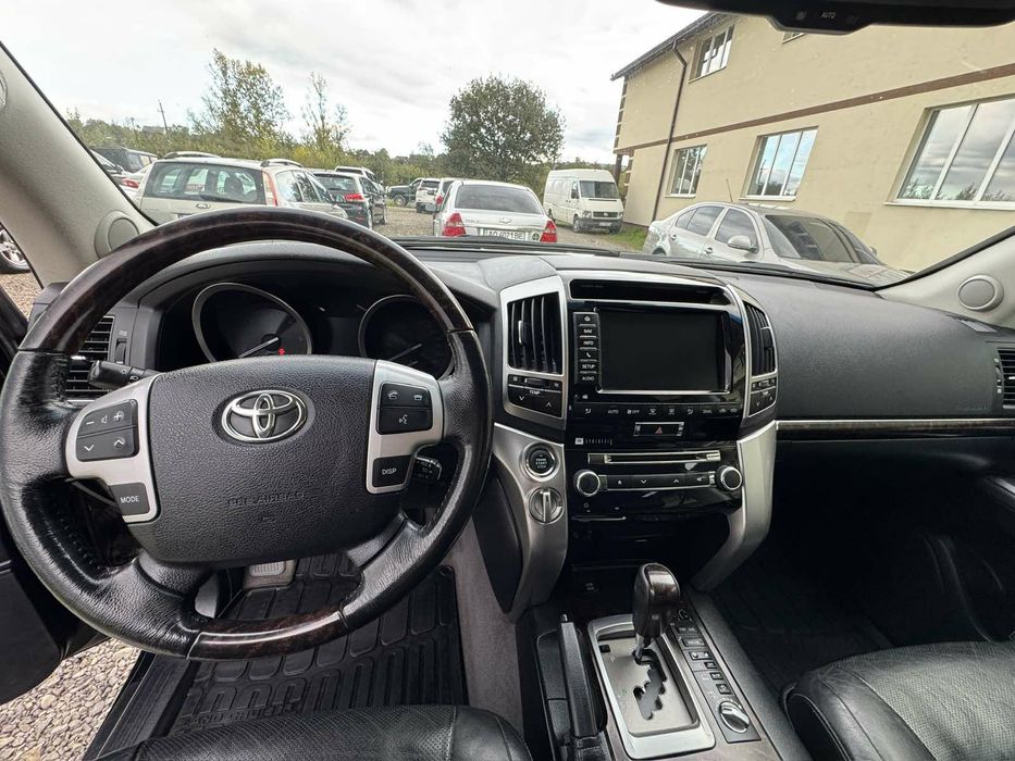 Салон Land Cruiser 200 14рік