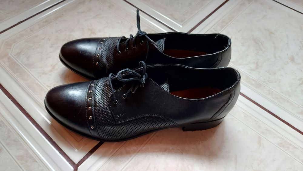Buty  skórzane damskie  Lasocki roz. 41