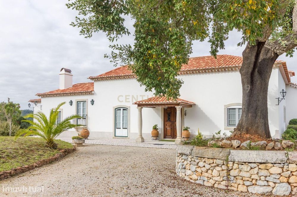 Quinta de Luxo na Serra da Arrábida – Um Refúgio Exclusivo no Coração