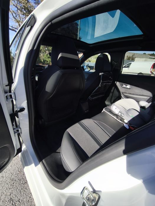 Peugeot e-208 GT 50 kWh