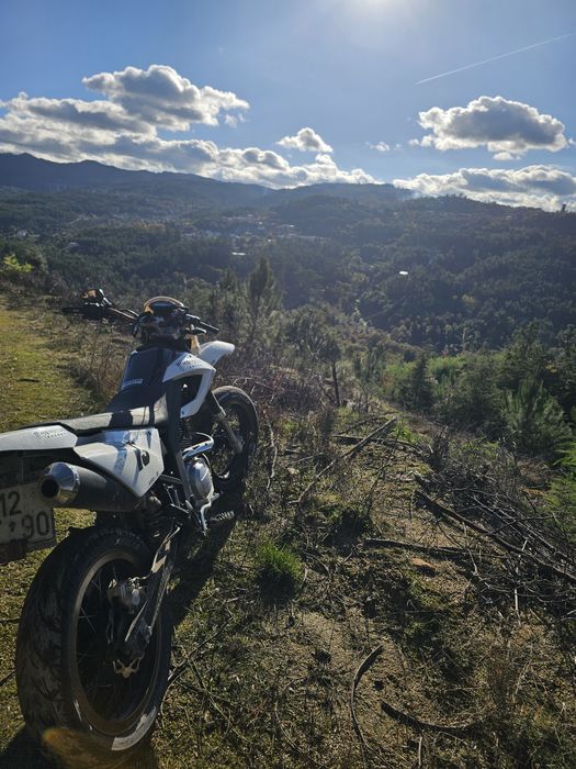 mota supermotard 125cc