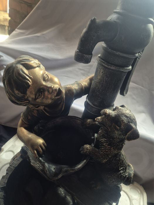 Fontanna ogrodowa  figura  REGINA