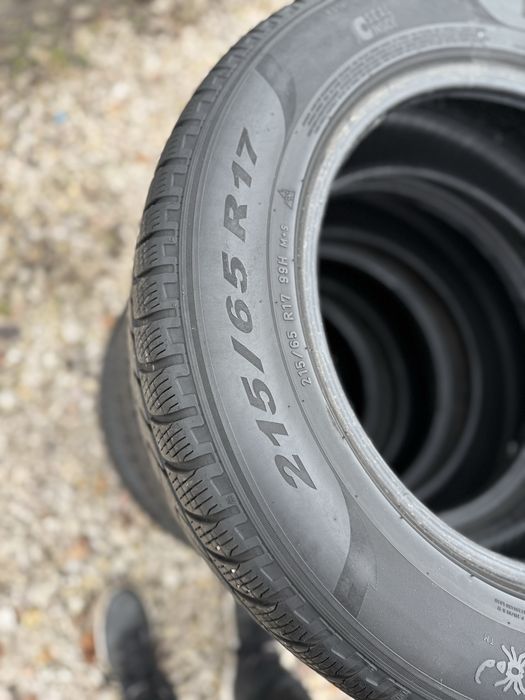 Opony zimowe 215/65/17 R17 Zima R17 Pirelli Scorpion Montaz na mjejscu