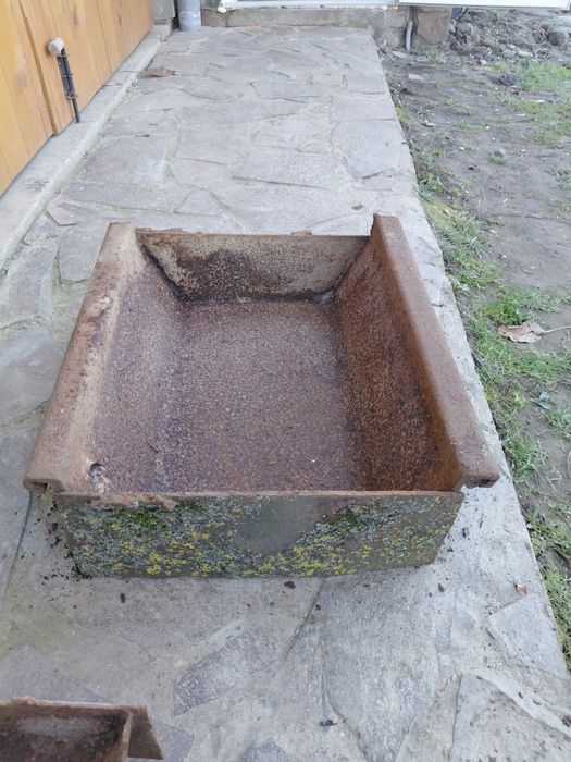 Продам чувунні решітки, металобрухт, труби, уголки , полоса!