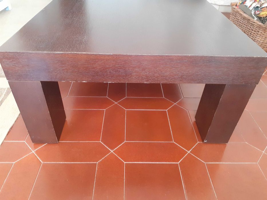 Mesa de centro de madeira maciça