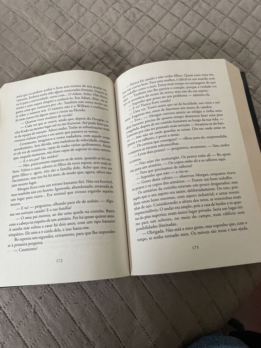 Livro ameaça entre as sombras