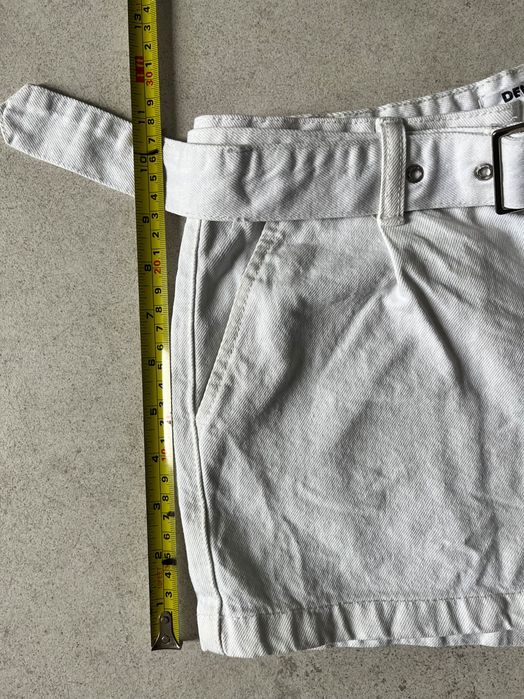 Białe szorty sinsay 34