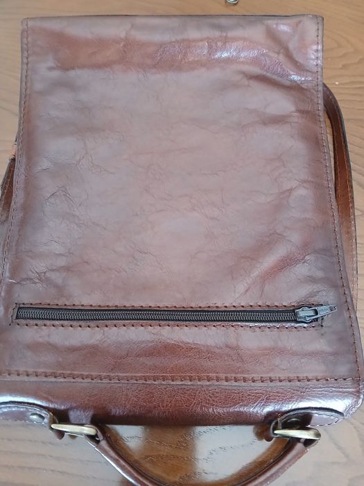 Bolsa em couro impecável