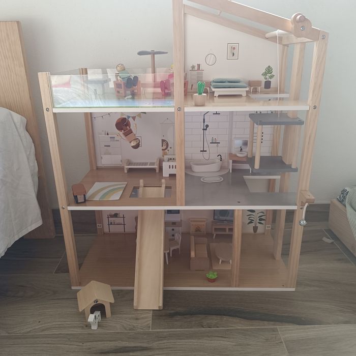 Casa de Bonecas XL em Madeira Aldi – Completa com Móveis e Figuras