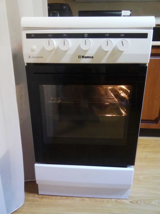 Газовая плита Hansa с подключением к электричеству