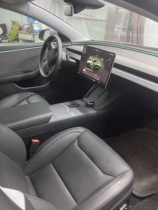 Tesla Model 3 Highland 2024