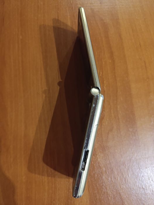 LG KF300 під ремонт