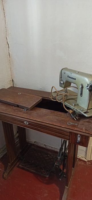 Швейна машинка Pannonia