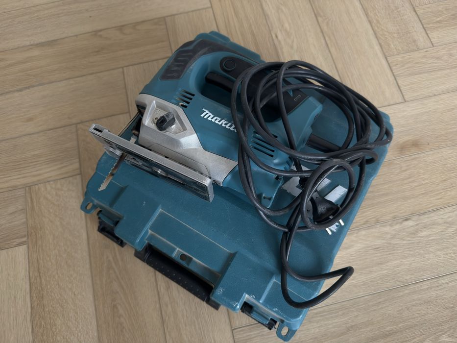 Wyrzynarka MAKITA JV0600K