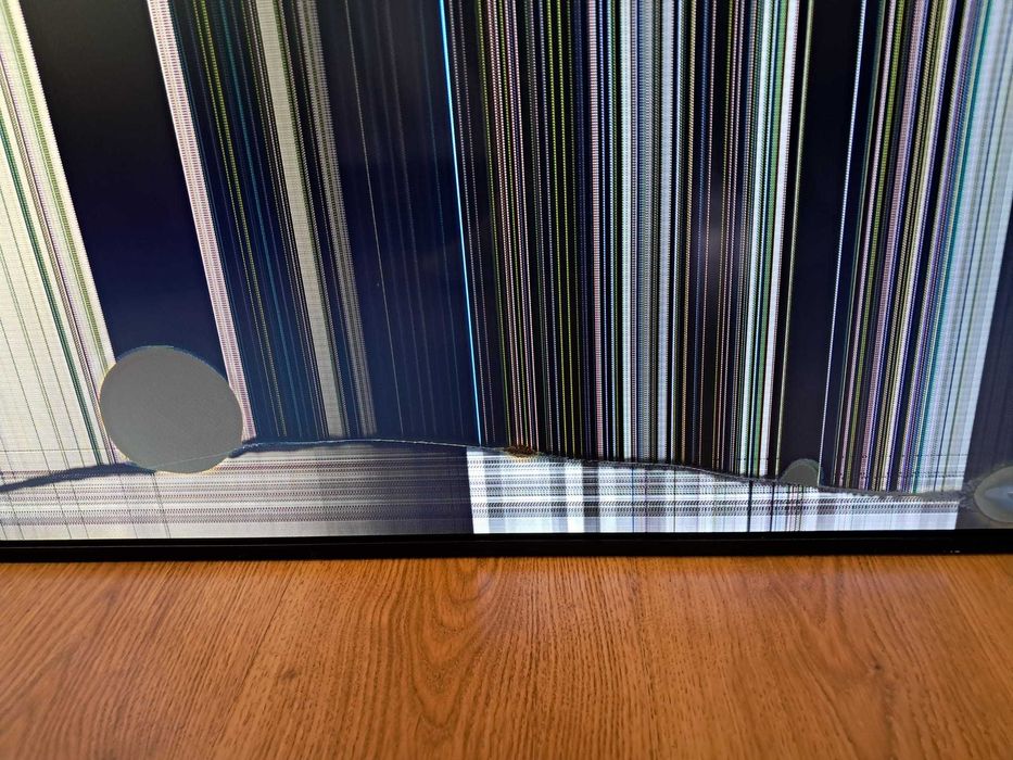 Ecrã/Monitor Profissional 55” Ultra High Brightness – Ecrã partido