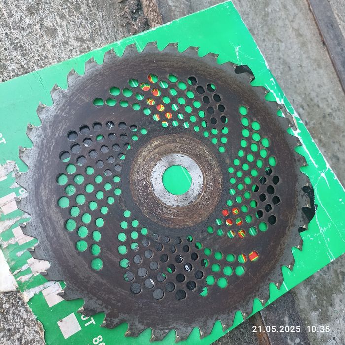 Ніж з победітом 255 мм