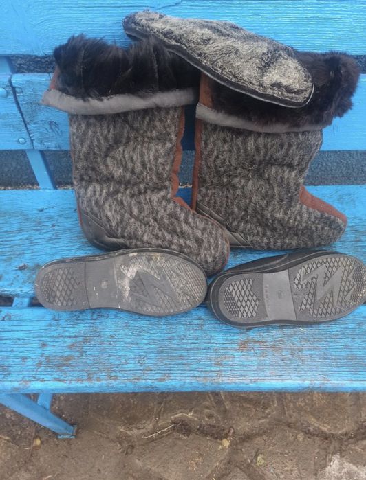 Валенки утеплённые мехом.