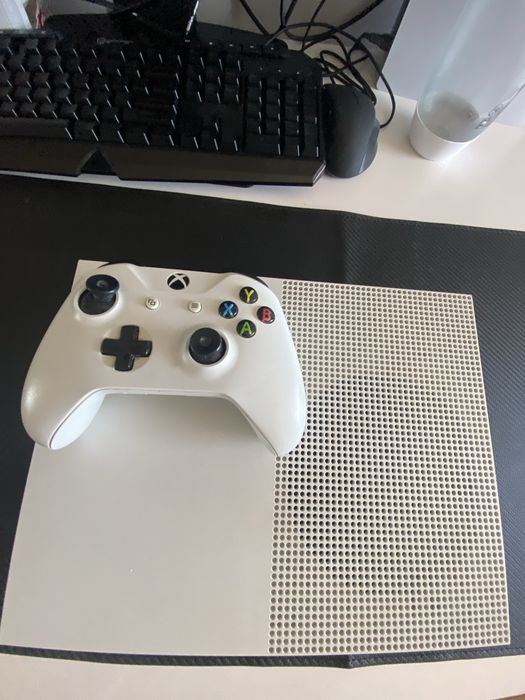 sprzedam Xbox one S stan używany