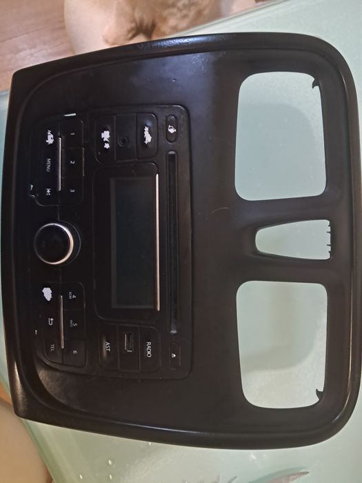 Автомагнітола з рамкою рено логан2,сендеро