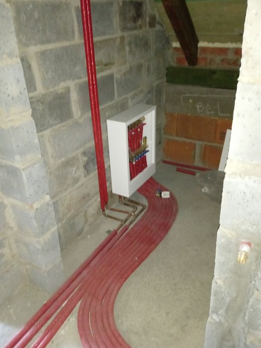 Hydraulik Instalator urządzeń sanitarnych.