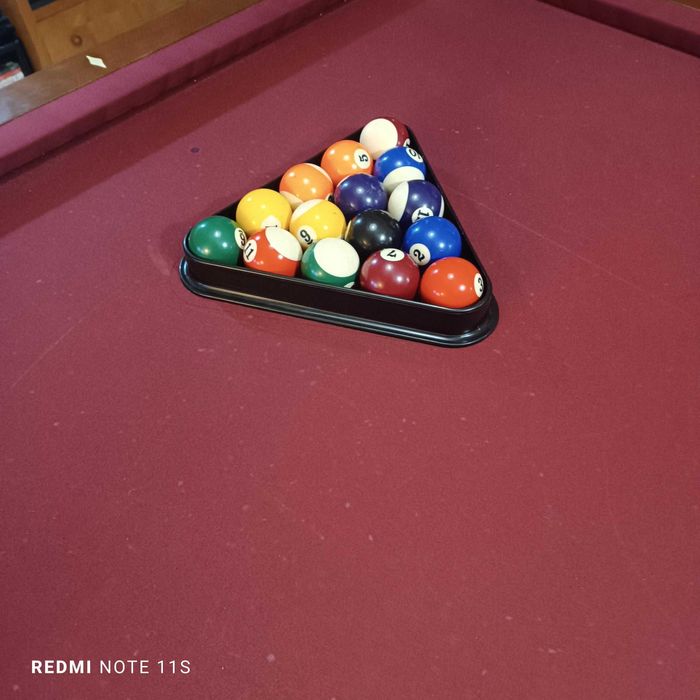 Mesa Bilhar com suporte e 8 tacos