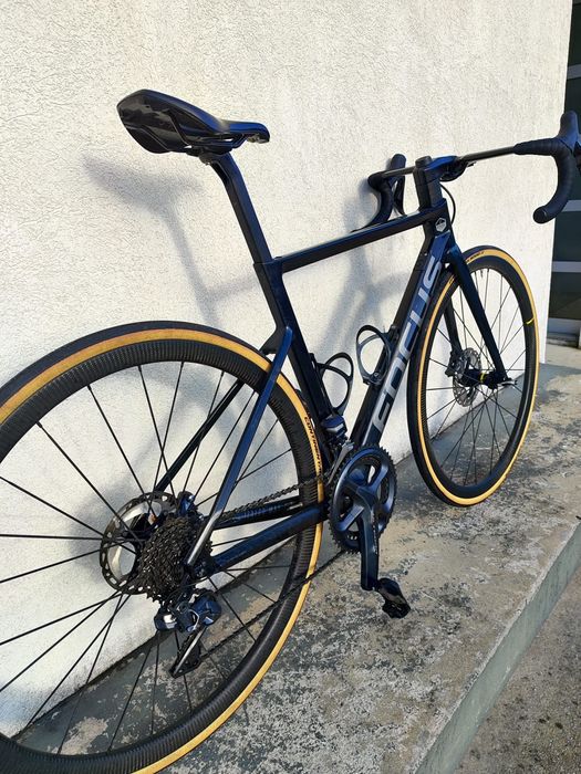 Bicicleta estrada Focus