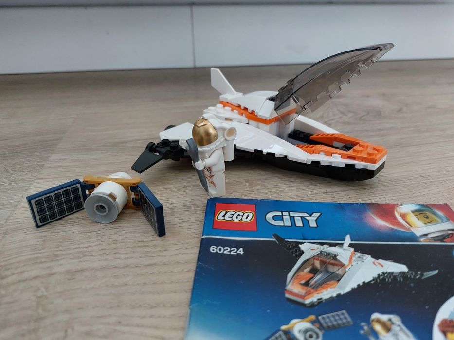 Lego 60224 naprawa satelity