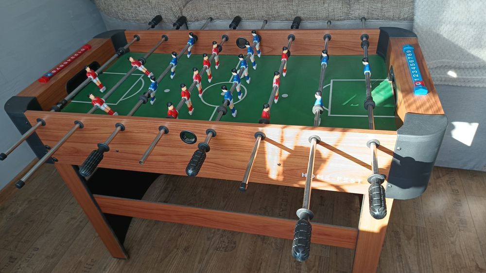 Stòł do gry w piłkarzyki