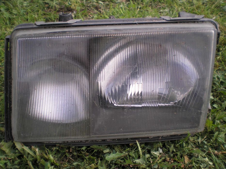 Lampy i stojące uchylne