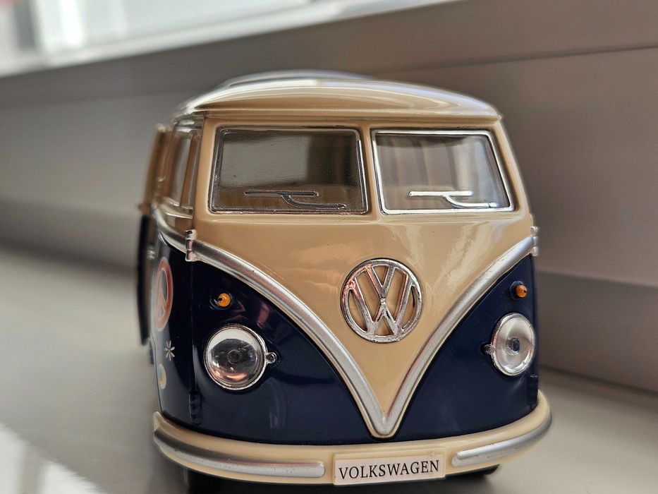 Unikatowy Volkswagen Transporter T1 "Ogórek" – Edycja Limitowana!