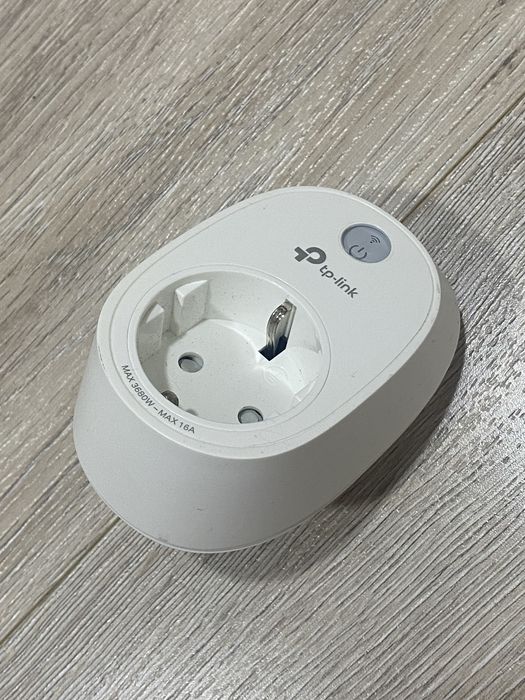 Розумна Wi-Fi розетка TP-Link HS100