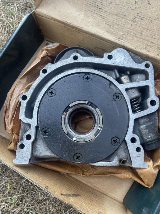 Продам масяний насос до LT55