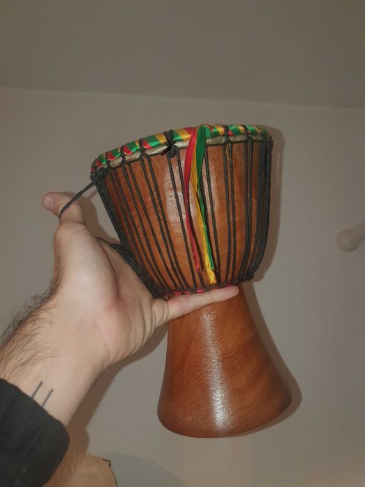 Djembê pequeno instrumento