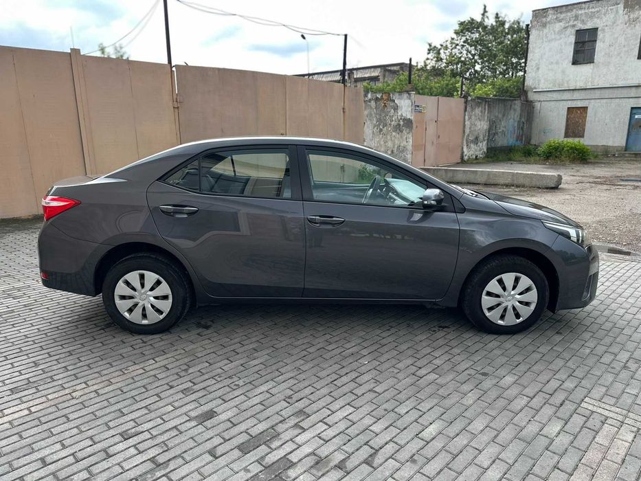 Продам Toyota Corolla 2013р. 1.3 бензин   Пробіг 76 тис. км.